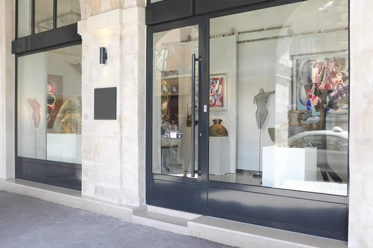 Pop-Up Gallery in Prime Le Marais - Image 2