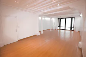 Modern Showroom in Beaubourg - Image 0