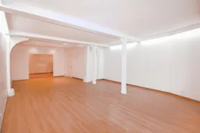 Modern Showroom in Beaubourg - Image 1