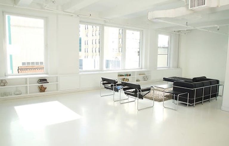 Modern Loft Showroom in Midtown - Image 0