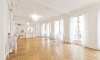 Sublime Showroom in l'Étoile - Image 1