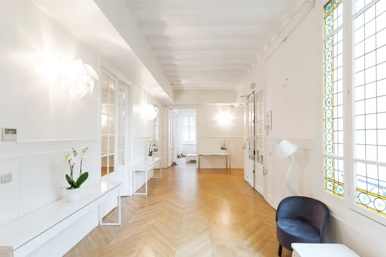 Sublime Showroom in l'Étoile - Image 2