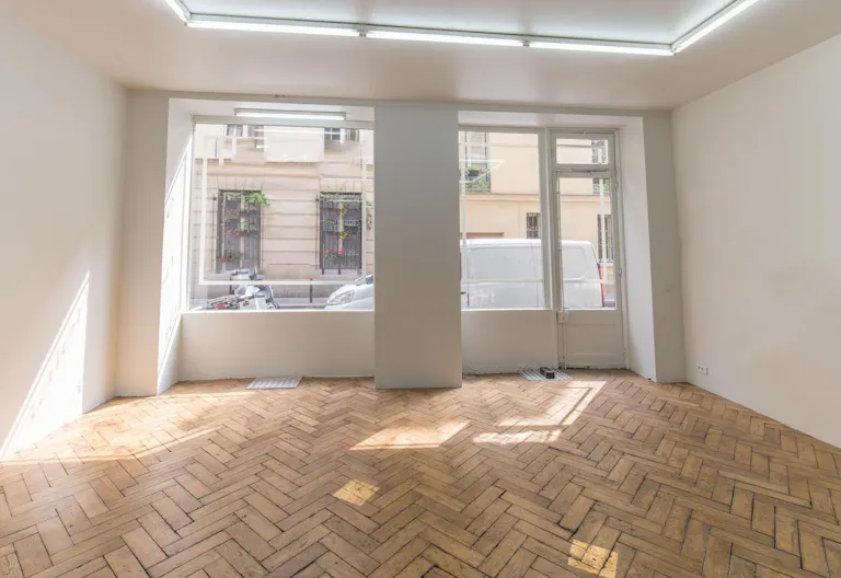 Fantastic Gallery in Le Marais - Image 2