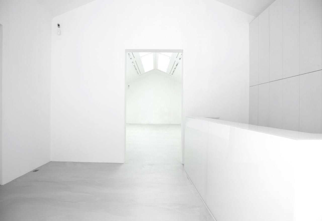 Sublime Space in Vibrant Le Marais - Image 1