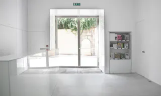 Sublime Space in Vibrant Le Marais - Image 2