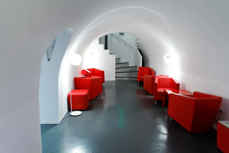 Art Showroom in Le Marais - Image 2