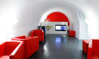 Art Showroom in Le Marais - Image 3