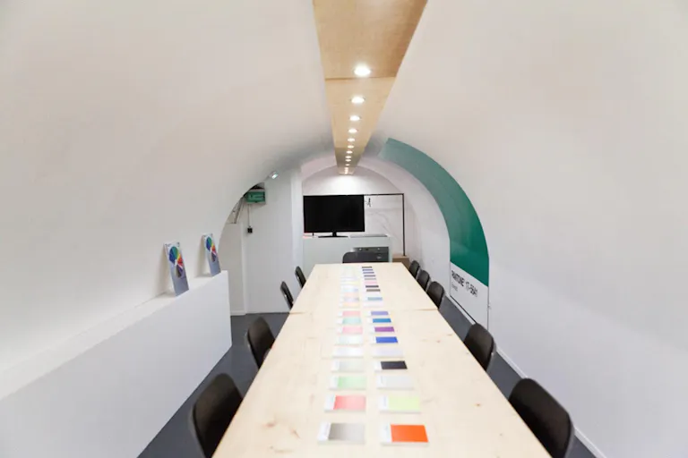 Art Showroom in Le Marais - Image 4