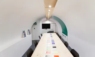 Art Showroom in Le Marais - Image 4
