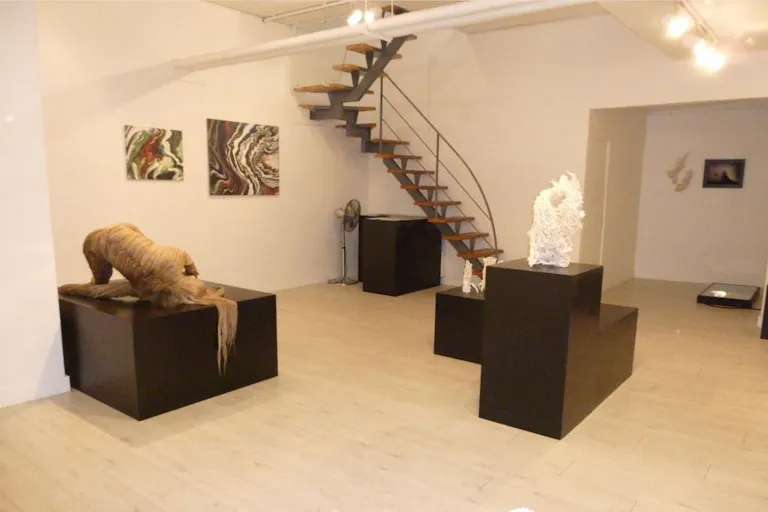 Radiant Shop in Arty Le Marais - Image 2