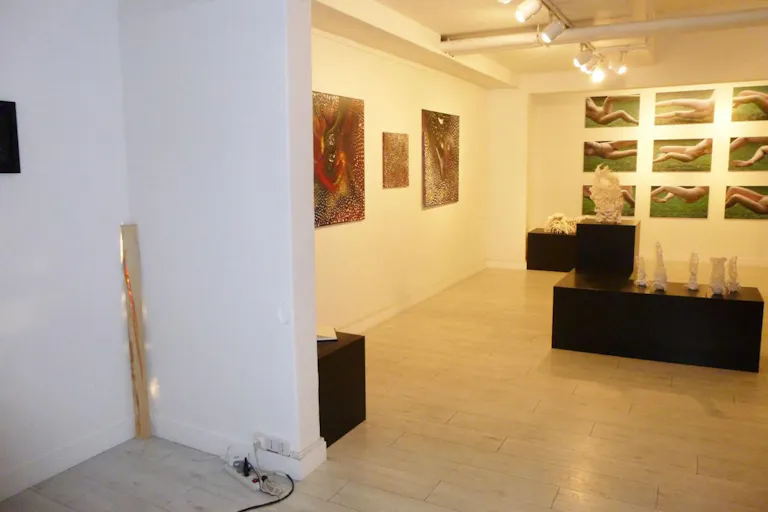 Radiant Shop in Arty Le Marais - Image 3