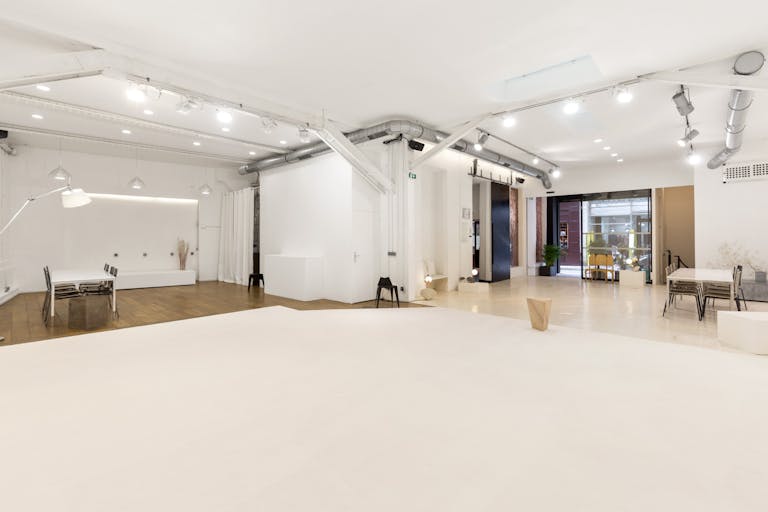 Space in Stylish Le Marais - Image 0