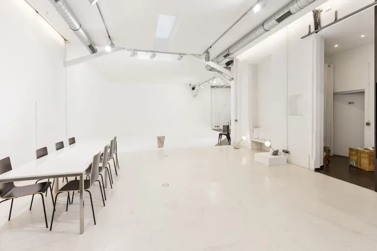 Space in Stylish Le Marais - Image 2