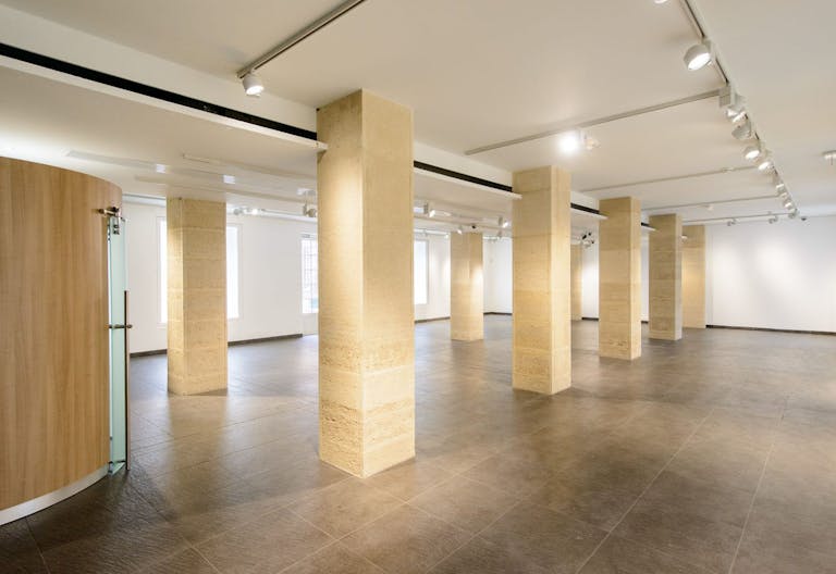 Showroom in Historical Le Marais - Image 1