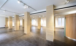 Showroom in Historical Le Marais - Image 3