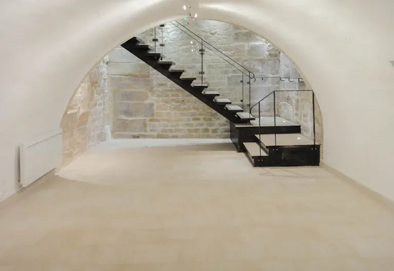 Textured Space in the Bustling Marais - Image 4