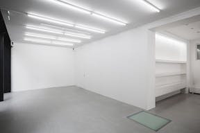 Art Gallery in Lively Réaumur - Image 3