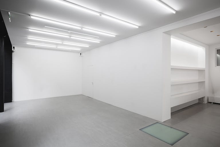 Art Gallery in Lively Réaumur - Image 3