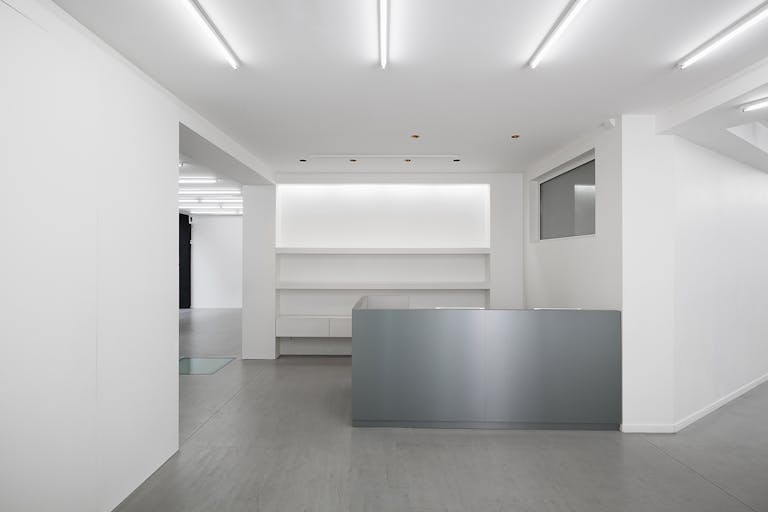 Art Gallery in Lively Réaumur - Image 4