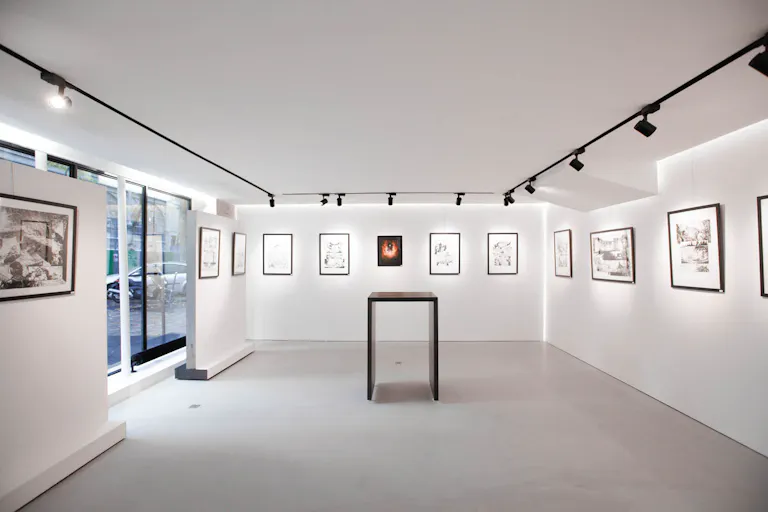 Superb Gallery in Busy Le Marais - Image 0