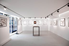 Superb Gallery in Busy Le Marais - Image 0