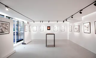 Superb Gallery in Busy Le Marais - Image 0