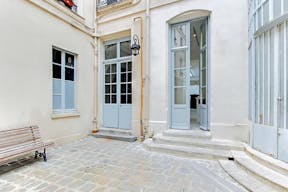 Classic Gallery in Arty Le Marais - Image 5