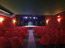 Local commercial d'environ 180m� - A deux pas du Triangle d'Or - Image 3