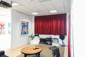 Showroom in Folie-Mericourt - Image 6