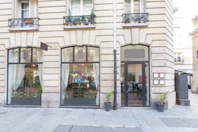 Pop-Up Boutique in Le Marais - Image 2