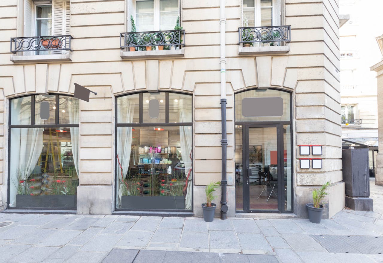 Pop-Up Boutique in Le Marais - Image 2