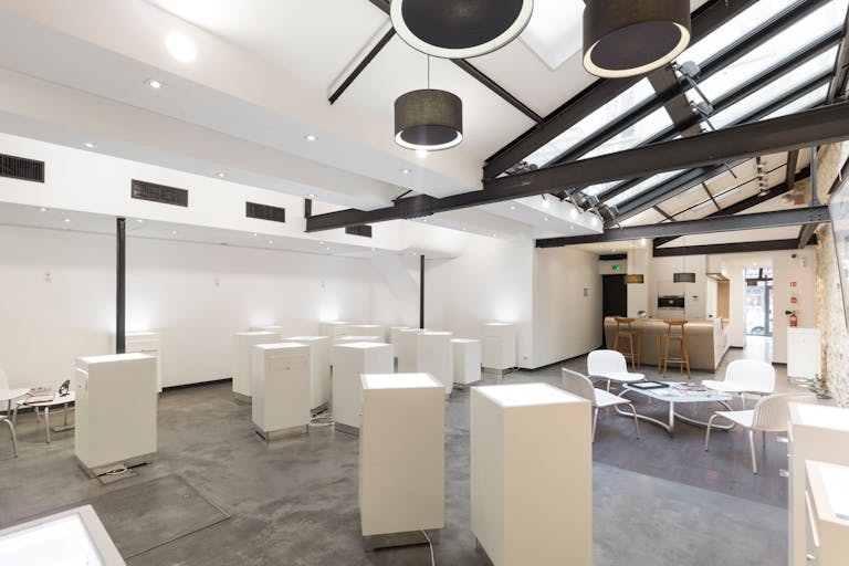 Contemporary Store in Le Marais - Image 1