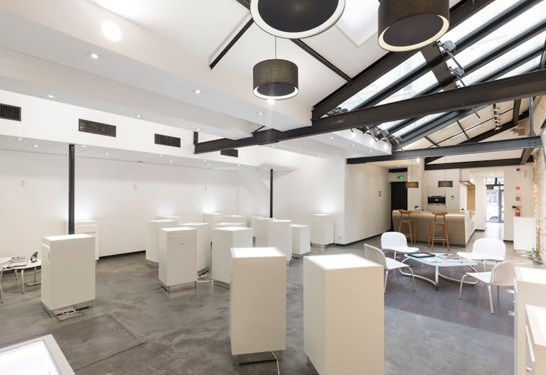 Contemporary Store in Le Marais - Image 1