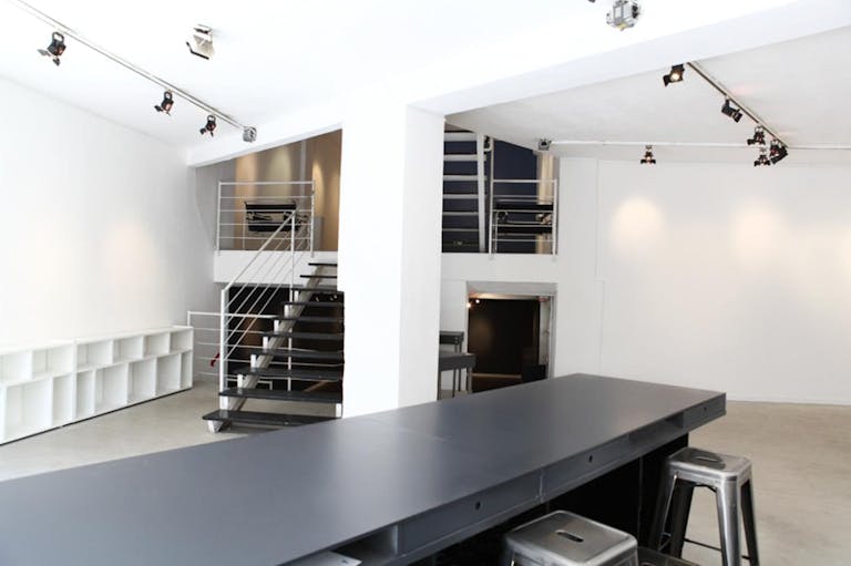 Art Gallery in Dynamic Bastille - Image 2