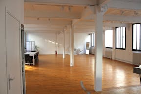 Loft Showroom in République - Image 3