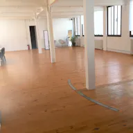 Loft Showroom in République - Image 5