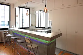 Loft Showroom in République - Image 6