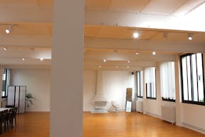 Loft Showroom in République - Image 7