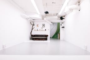 Prime Pop-Up Shop in Le Marais - Image 10