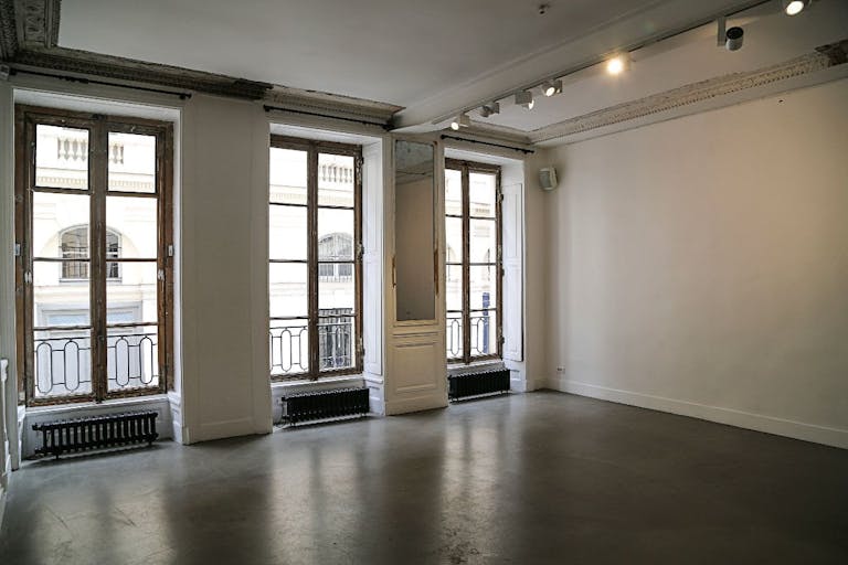 Stunning Showroom Near L'Opera - Image 4