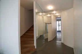Stunning Showroom Near L'Opera - Image 9