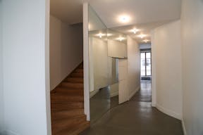 Stunning Showroom Near L'Opera - Image 9