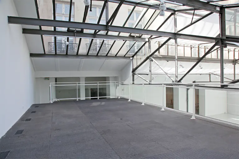 Incredible Warehouse in Le Marais - Image 2