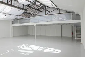 Incredible Warehouse in Le Marais - Image 3