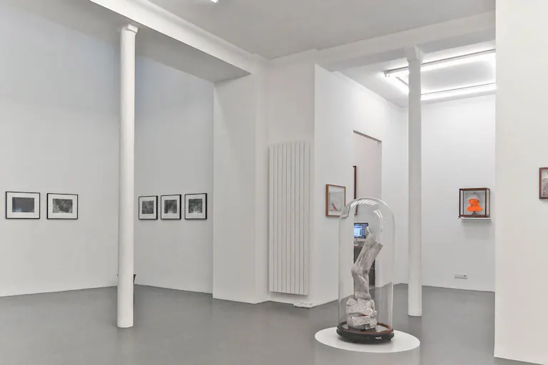 Serene Showroom in Le Marais - Image 1