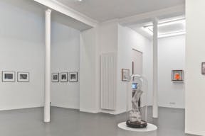 Serene Showroom in Le Marais - Image 1