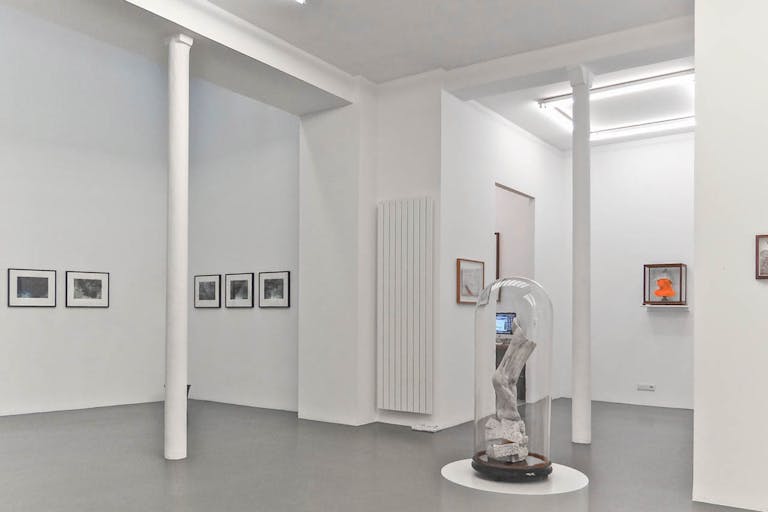 Serene Showroom in Le Marais - Image 1