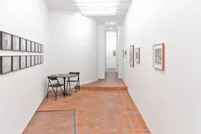 Serene Showroom in Le Marais - Image 2