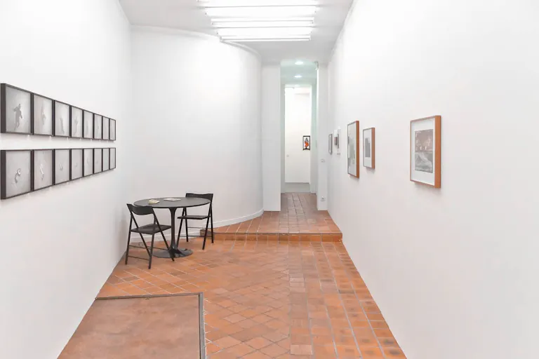 Serene Showroom in Le Marais - Image 2