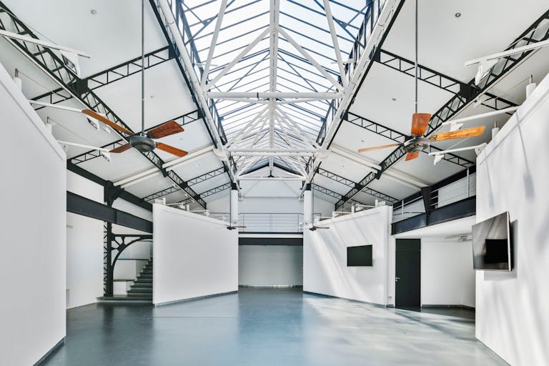 Industrial Style Space in Lively Bastille - Image 0